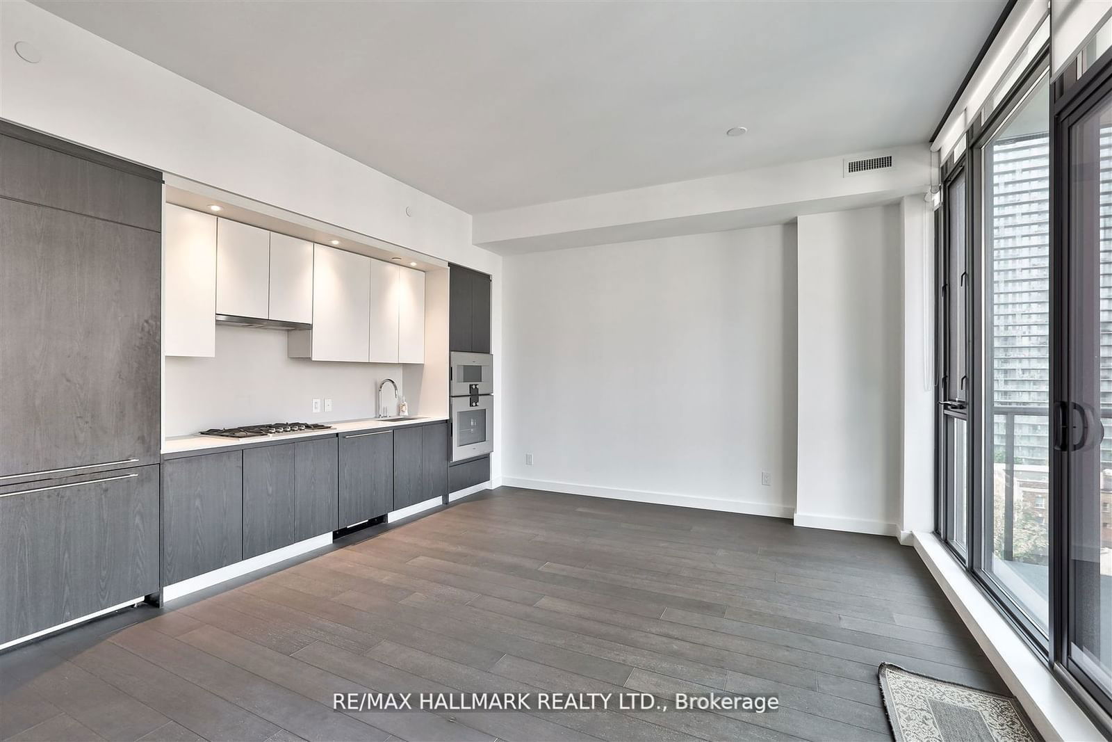 81 Wellesley St E, unit 1105 for sale