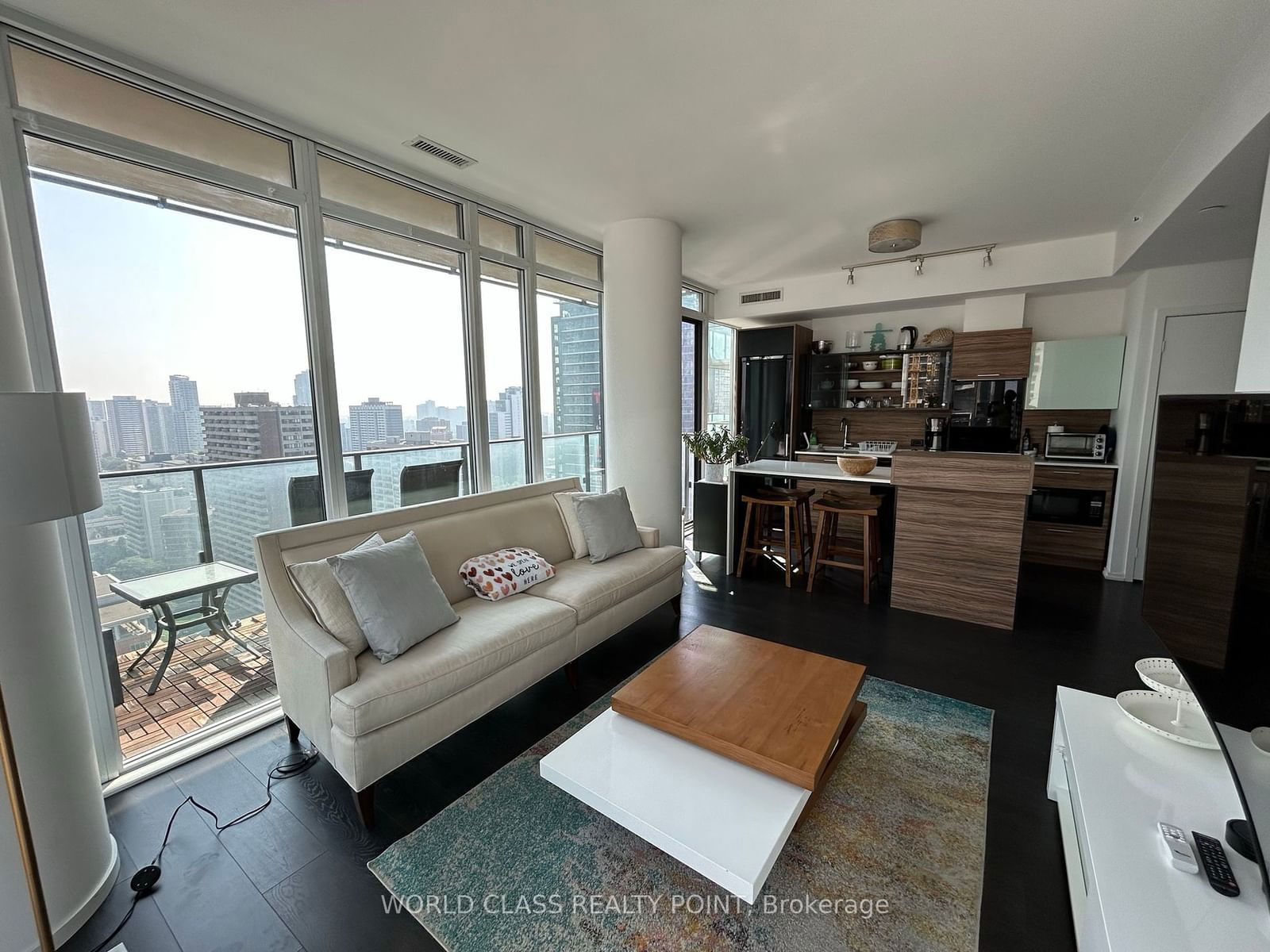 75 St Nicholas St, unit 2408 for rent