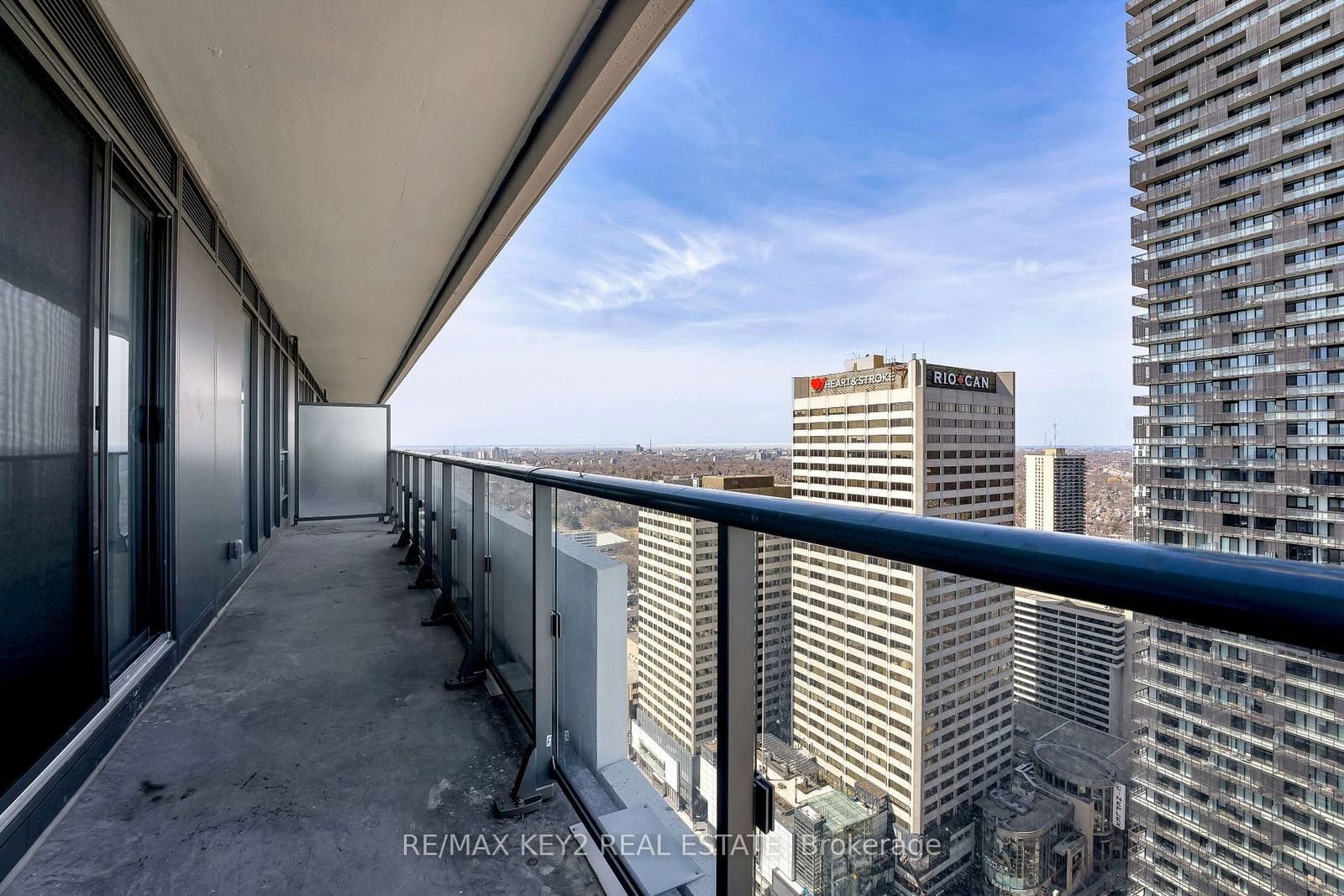 2221 Yonge St, unit 3402 for sale