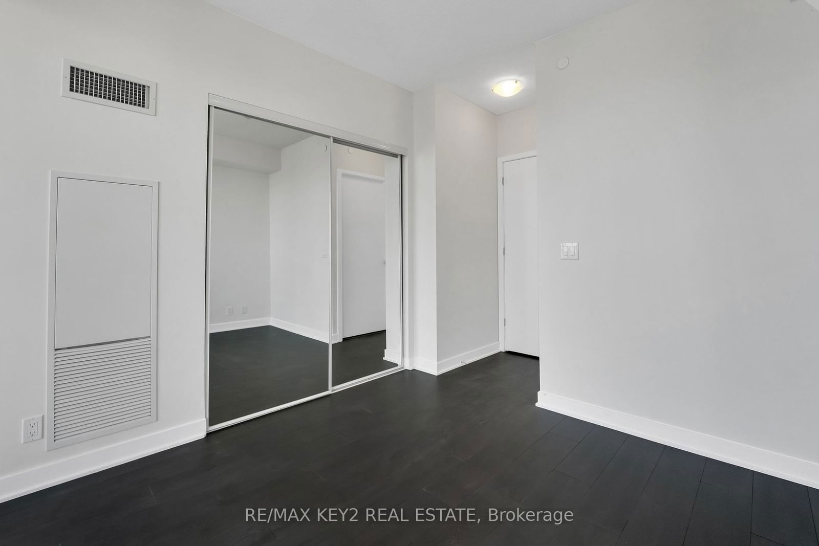 2221 Yonge St, unit 3402 for sale