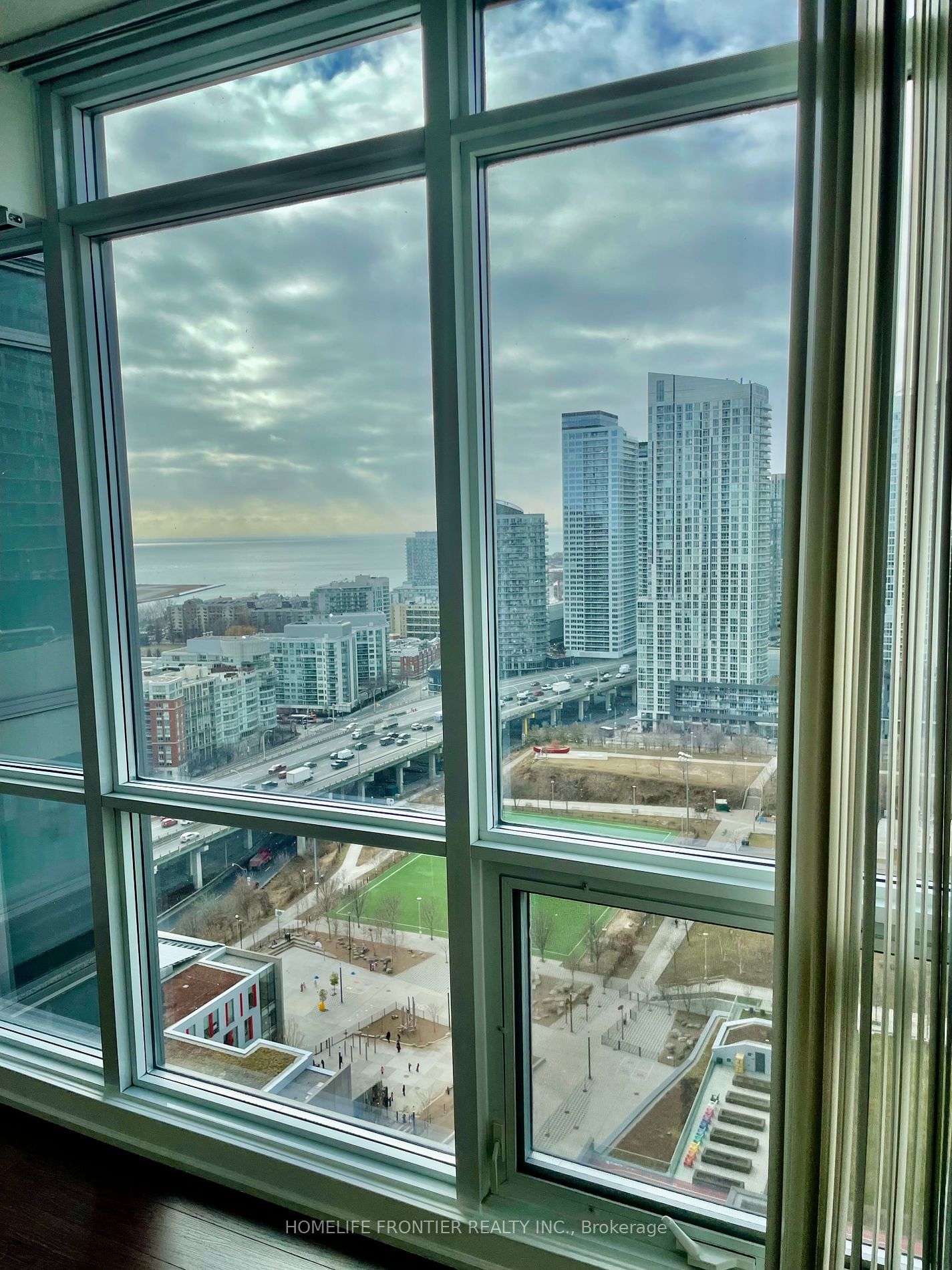 15 Fort York Blvd N, unit 3103 for rent