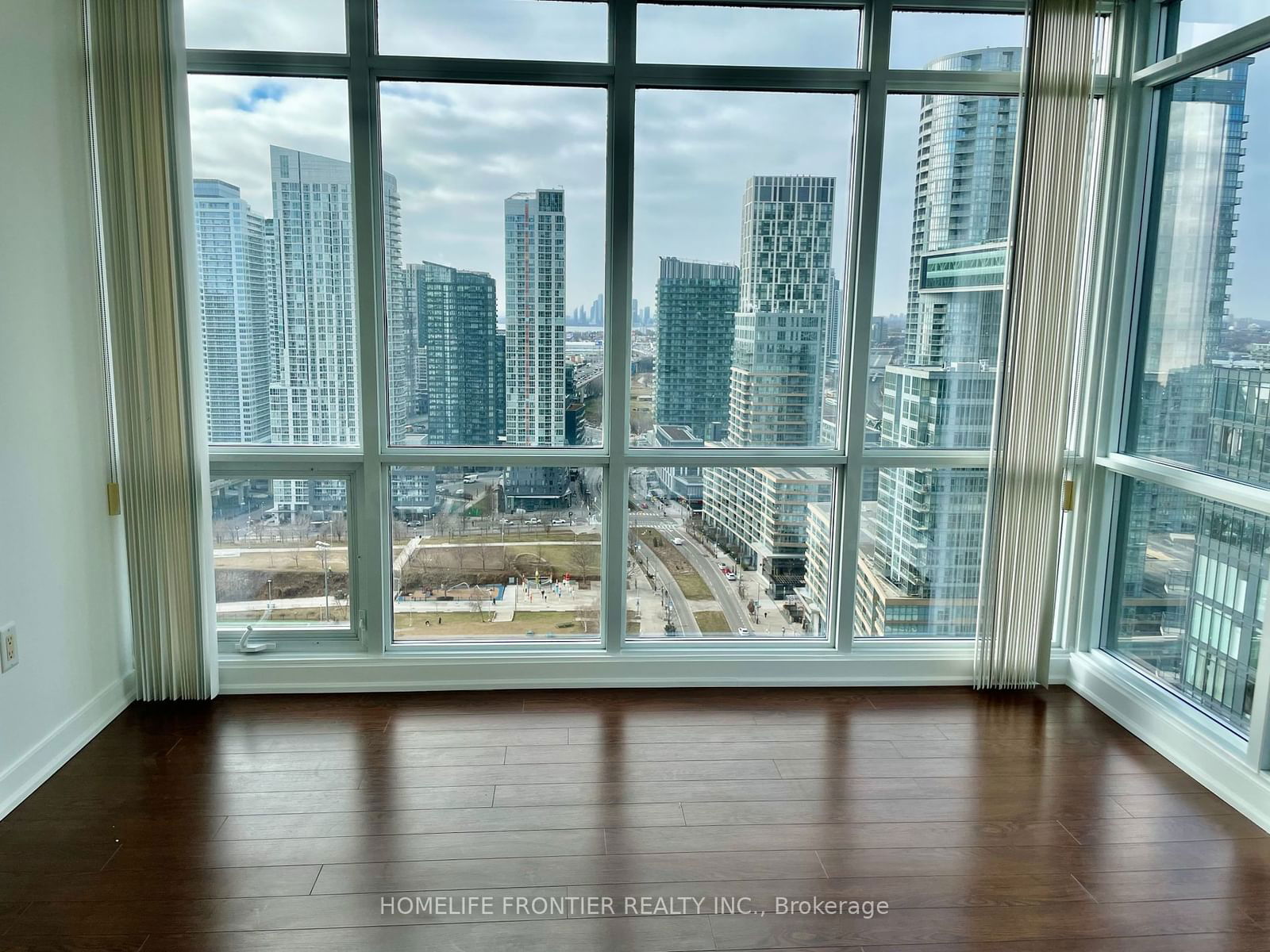 15 Fort York Blvd N, unit 3103 for rent