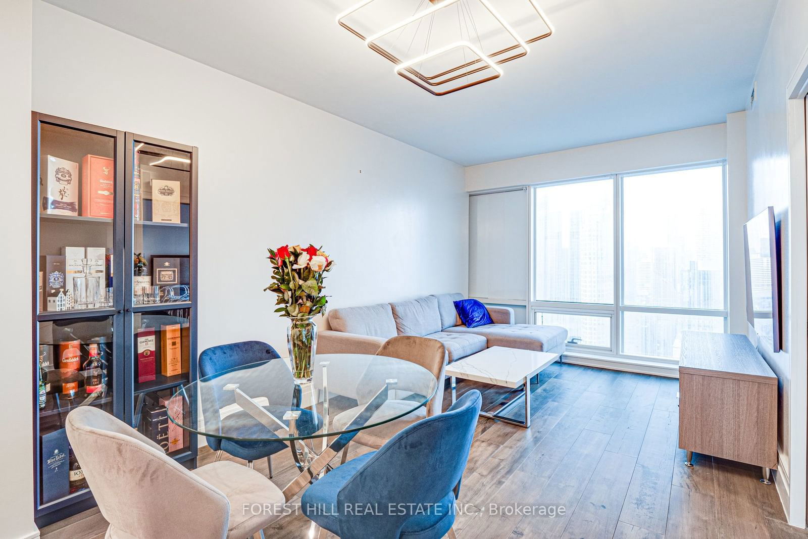 8 The Esplanade Ave, unit 4205 for rent