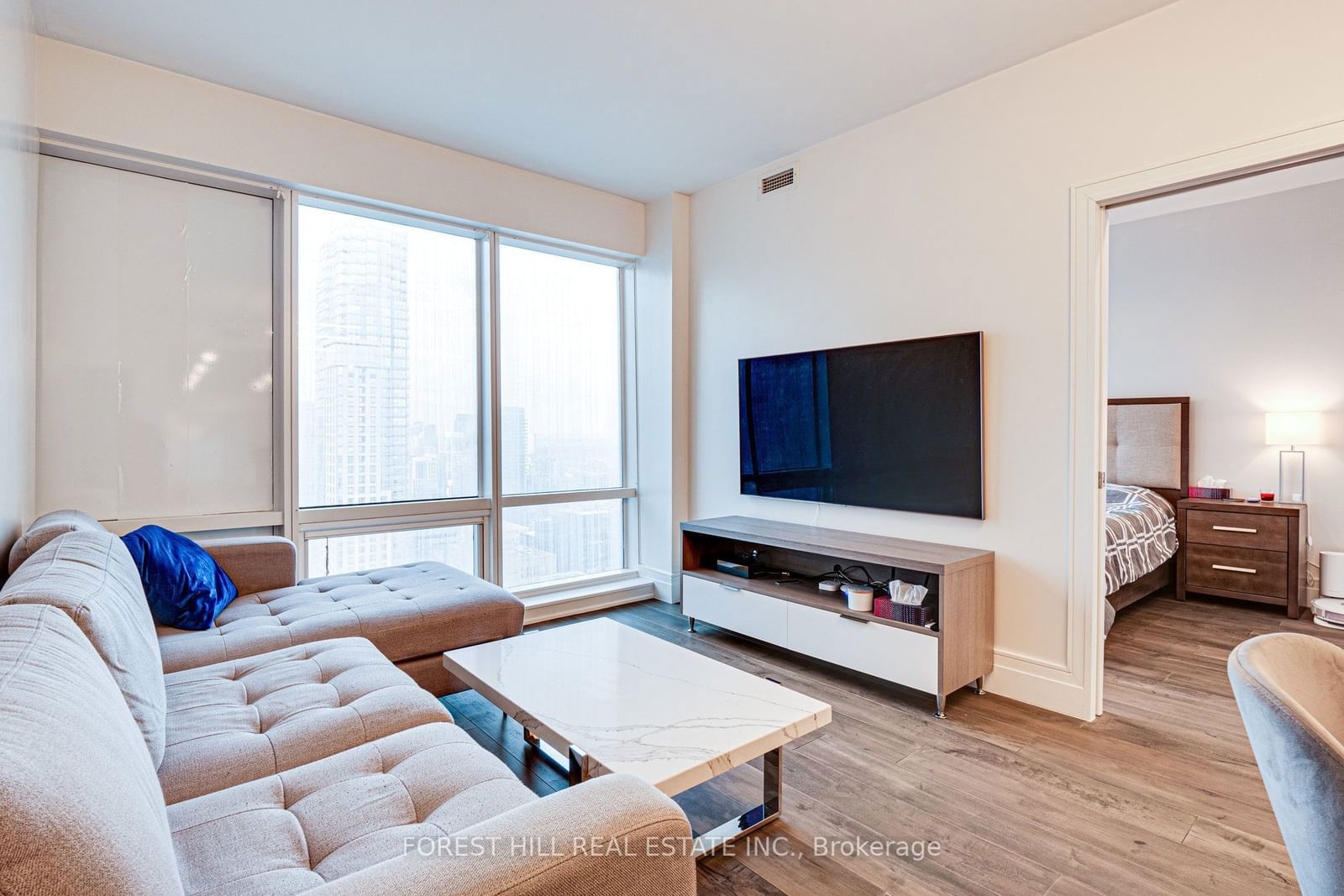 8 The Esplanade Ave, unit 4205 for rent