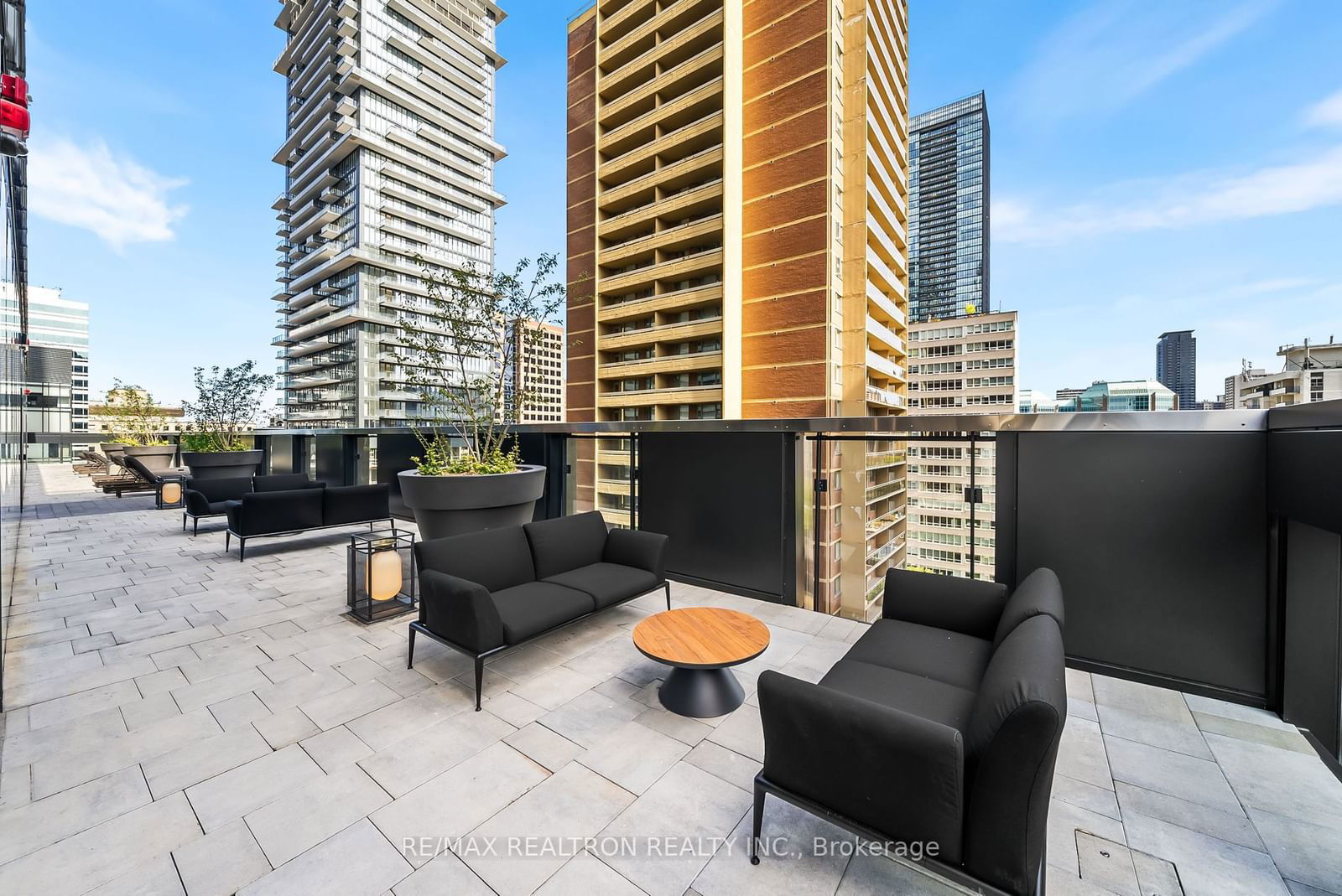 55 Charles St E, unit 4102 for sale