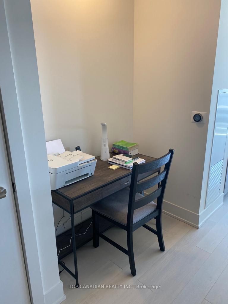 1 Yorkville Ave, unit 5609 for rent