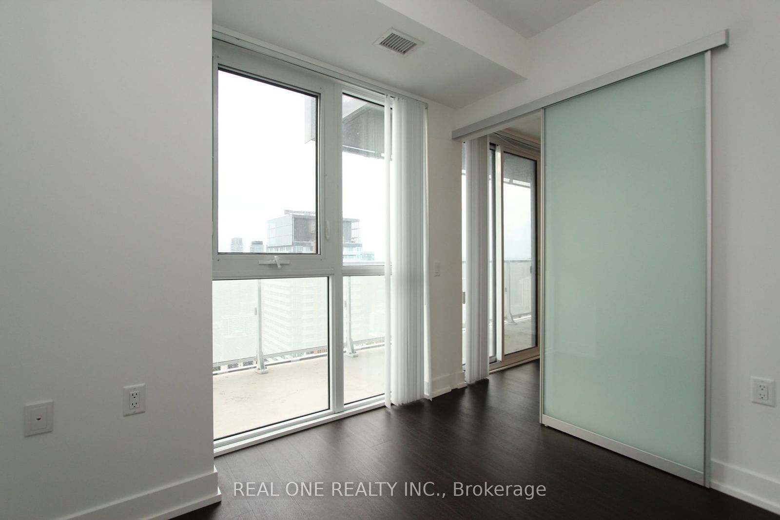 7 Grenville St, unit 5505 for rent