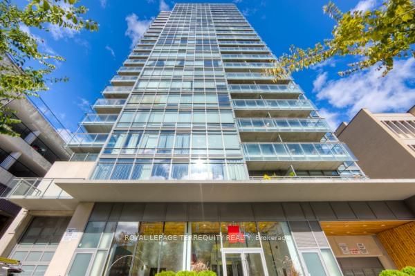 22 Wellesley St E, unit 708 for rent