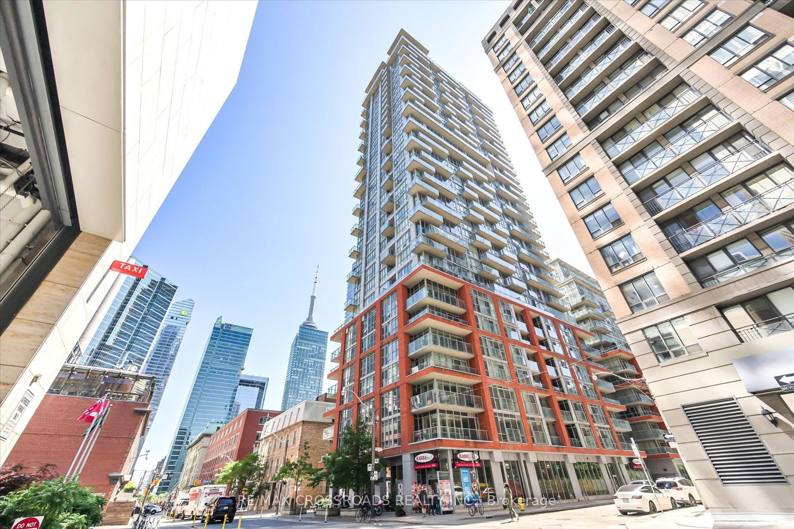 126 Simcoe St, unit 506 for sale