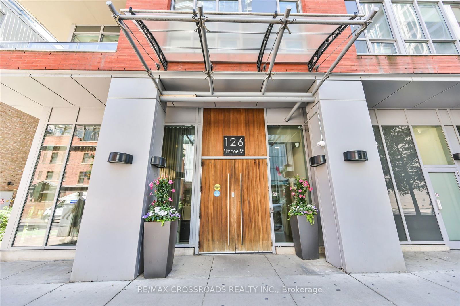 126 Simcoe St, unit 506 for sale