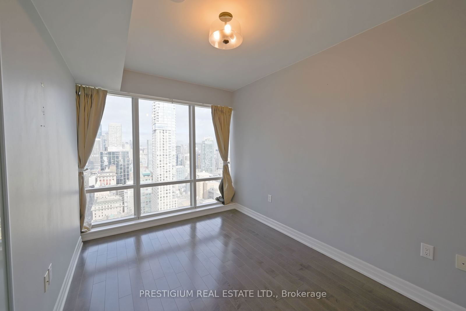 8 The Esplanade, unit 4206 for rent