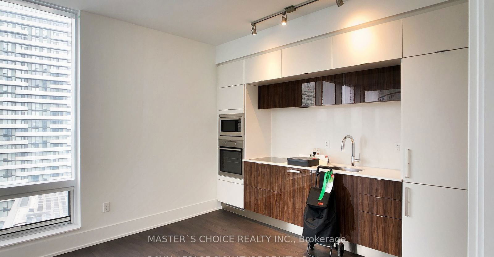 10 york St, unit 5803 for rent