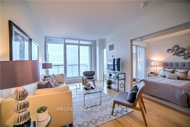 218 Queens Quay W, unit 2110 for rent