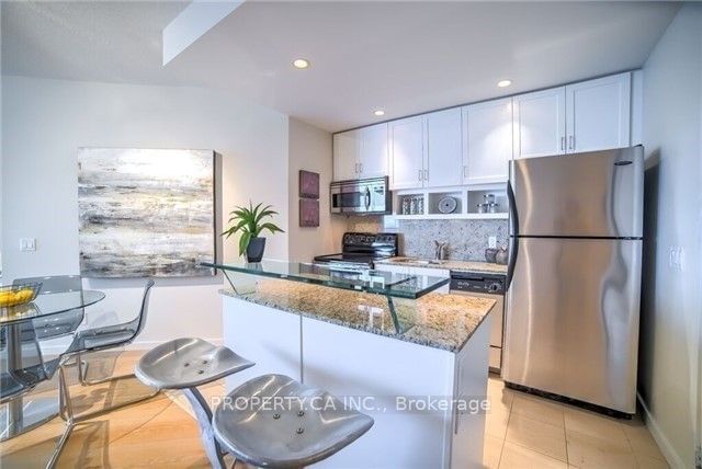 218 Queens Quay W, unit 2110 for rent