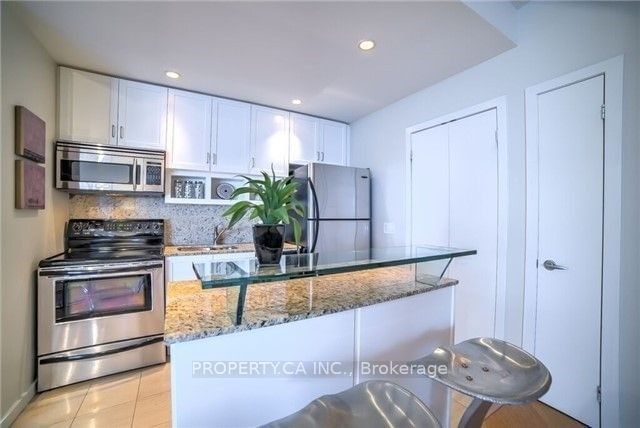 218 Queens Quay W, unit 2110 for rent