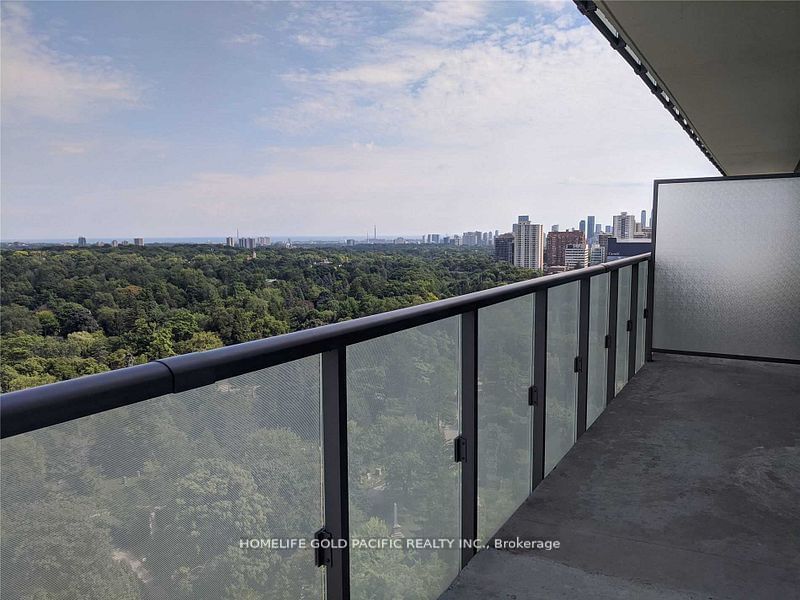 1815 Yonge St, unit 1907 for rent