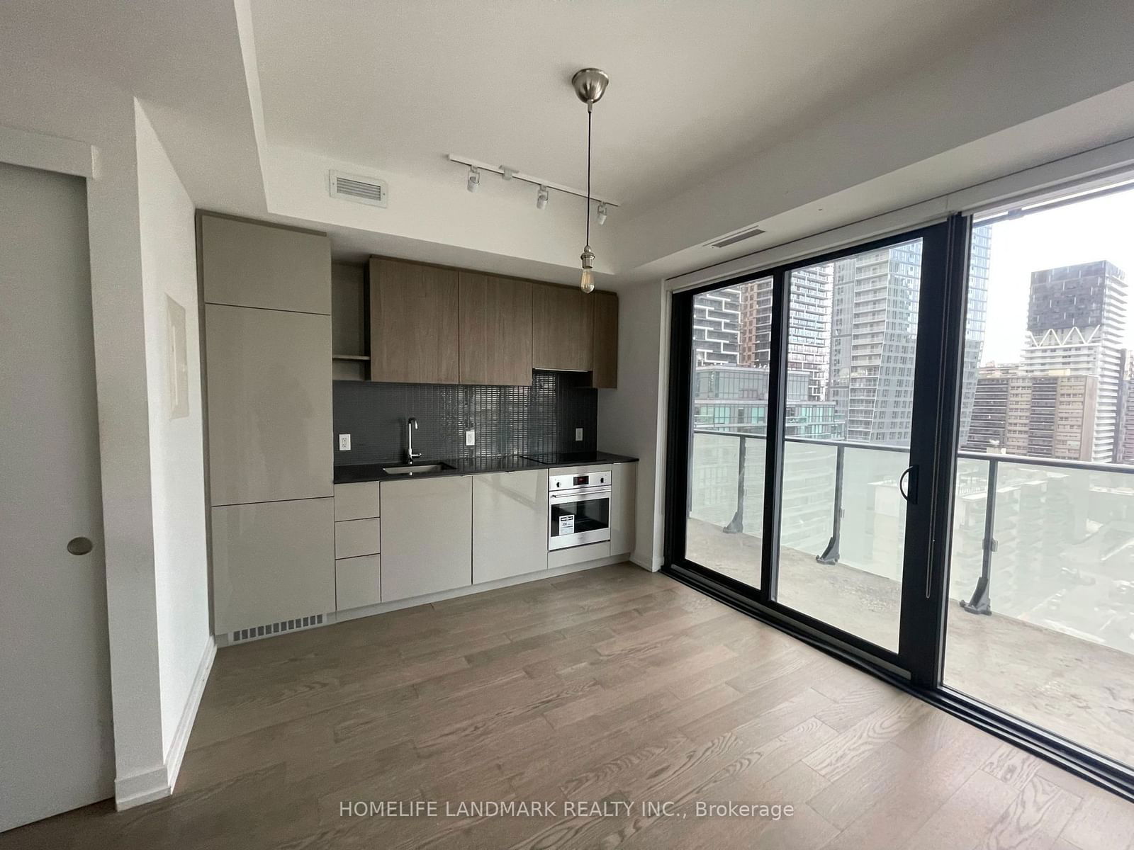 161 Roehampton Ave, unit 1604 for rent