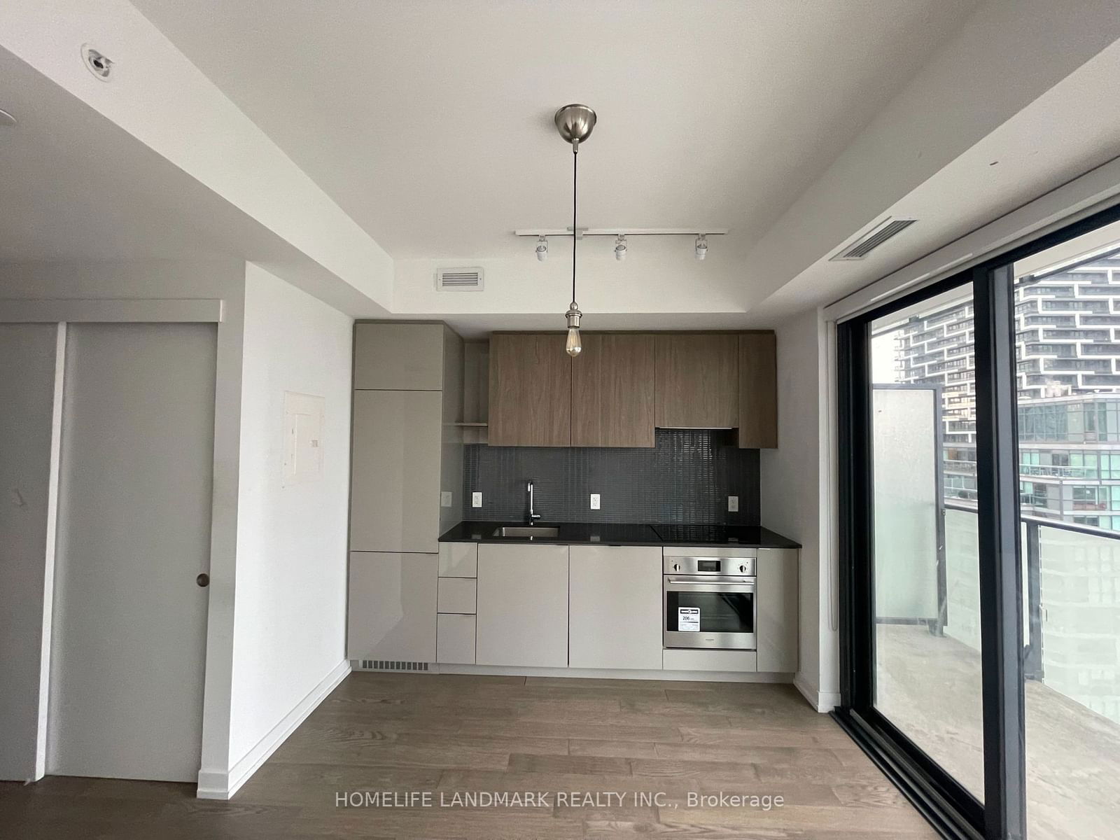 161 Roehampton Ave, unit 1604 for rent