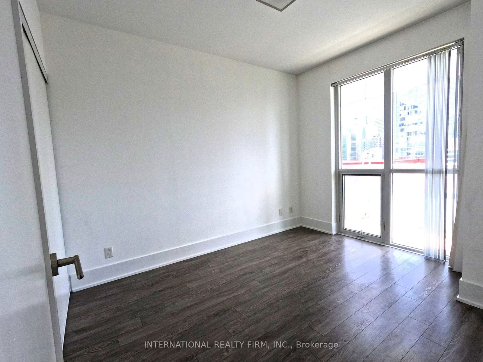 300 Front St W, unit 2410 for sale