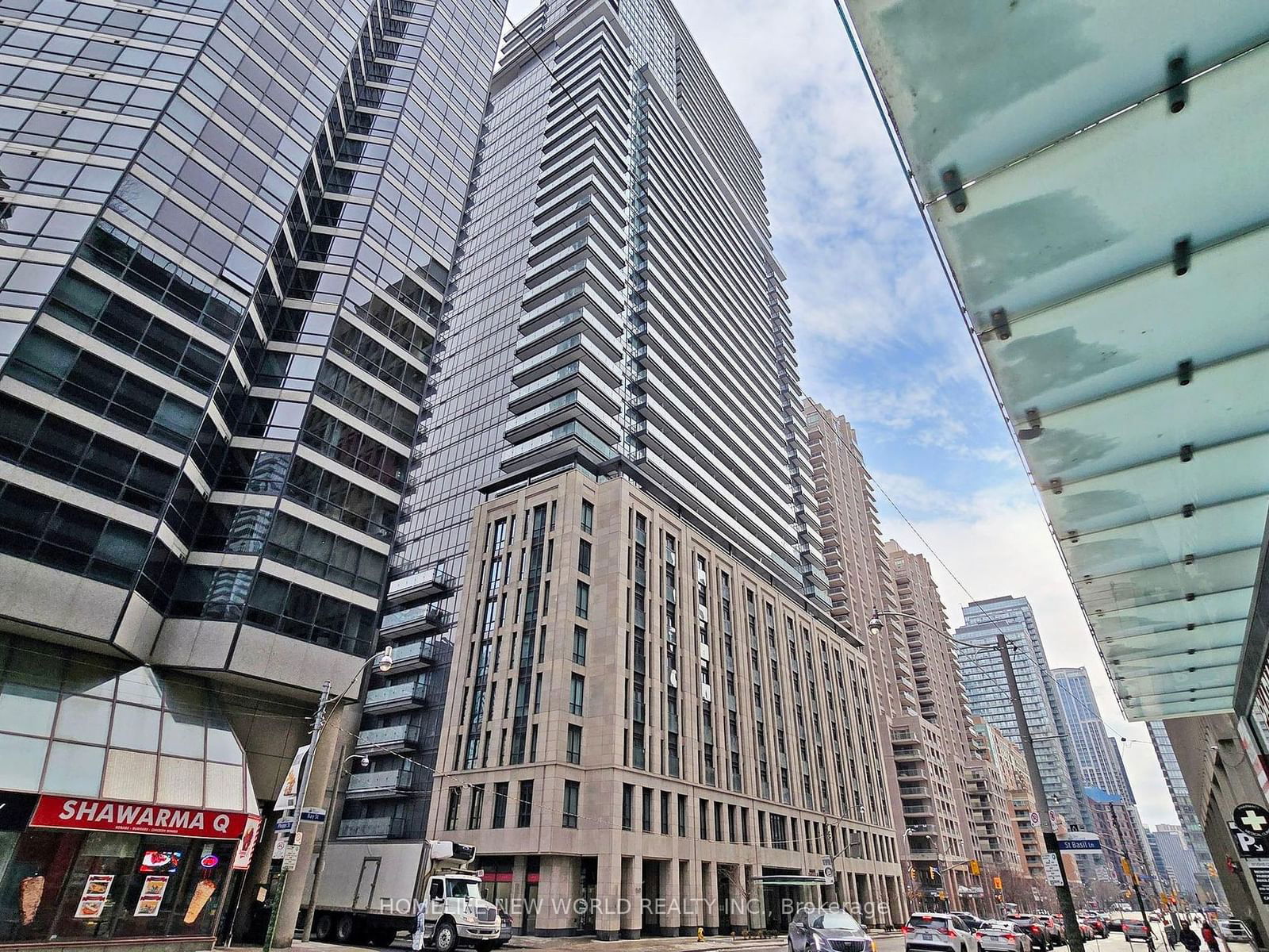 955 Bay St, unit 723 for sale