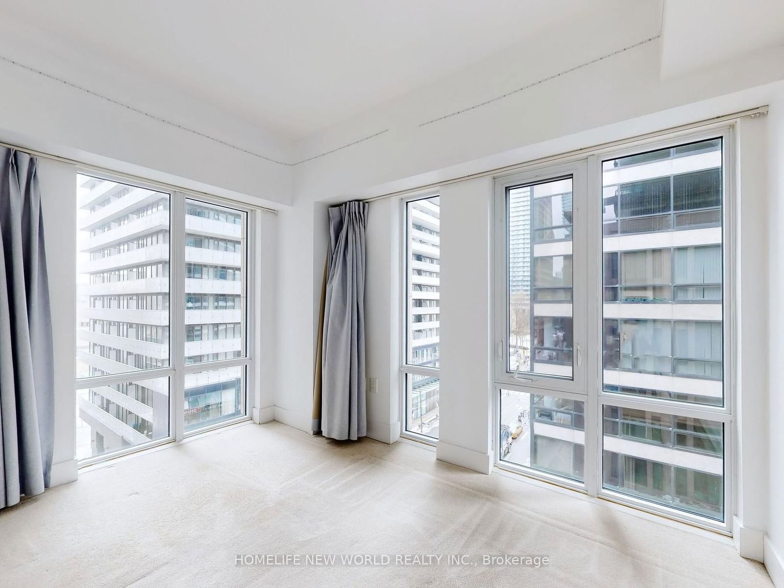 955 Bay St, unit 723 for sale