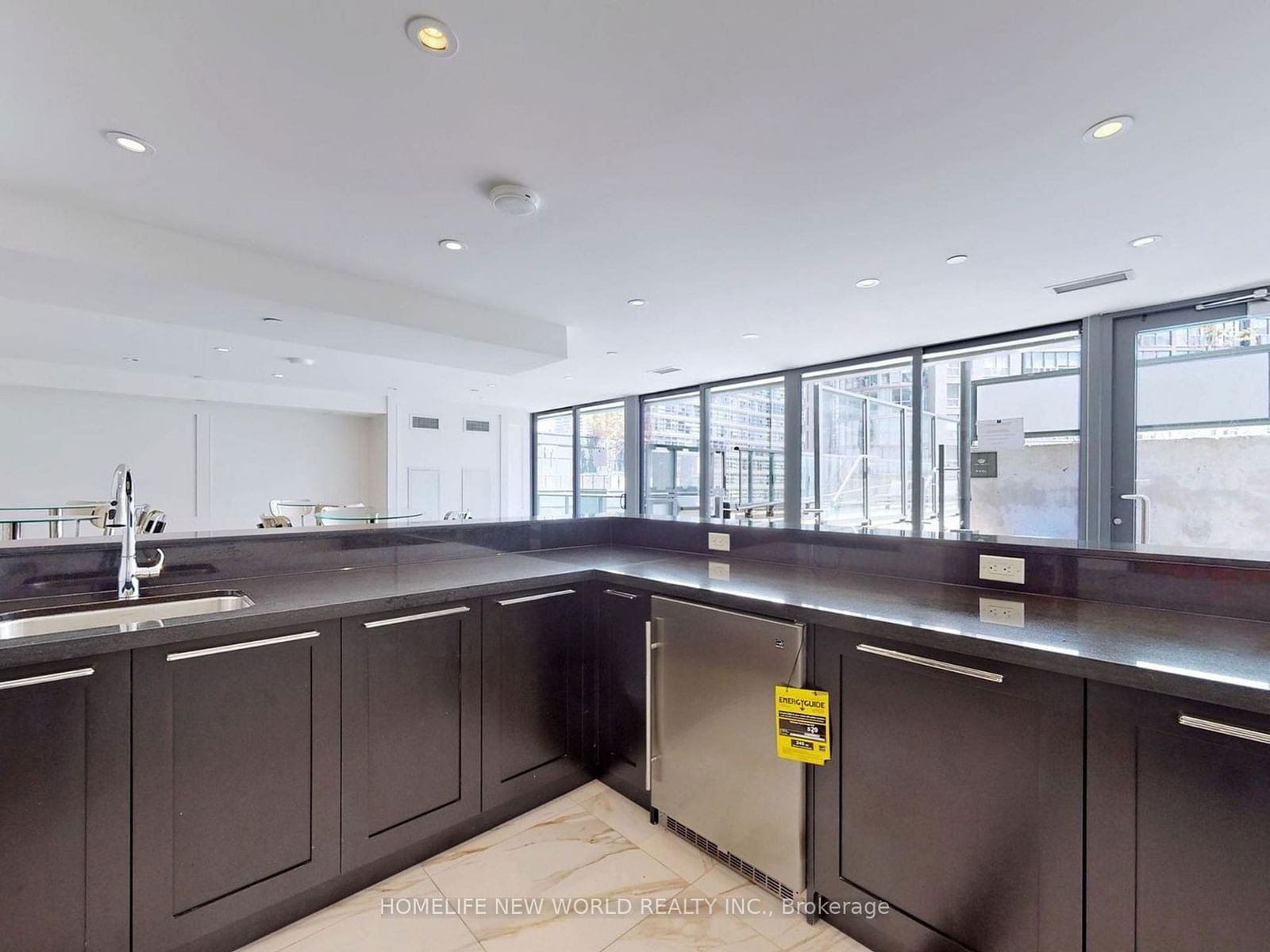 955 Bay St, unit 723 for sale