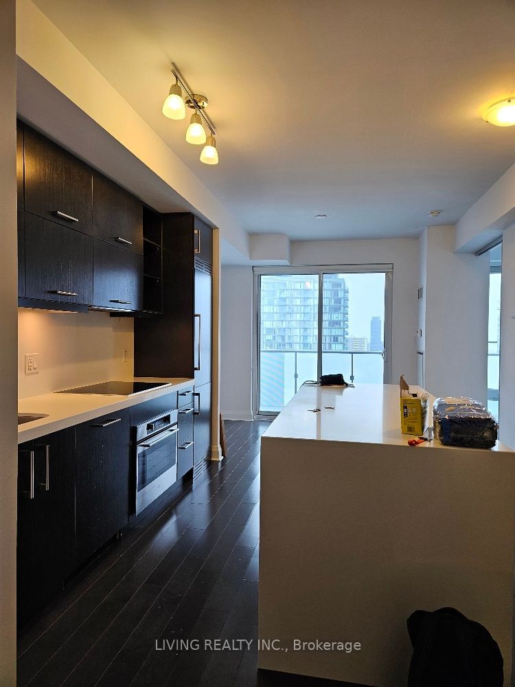 1080 Bay St, unit 2911 for rent