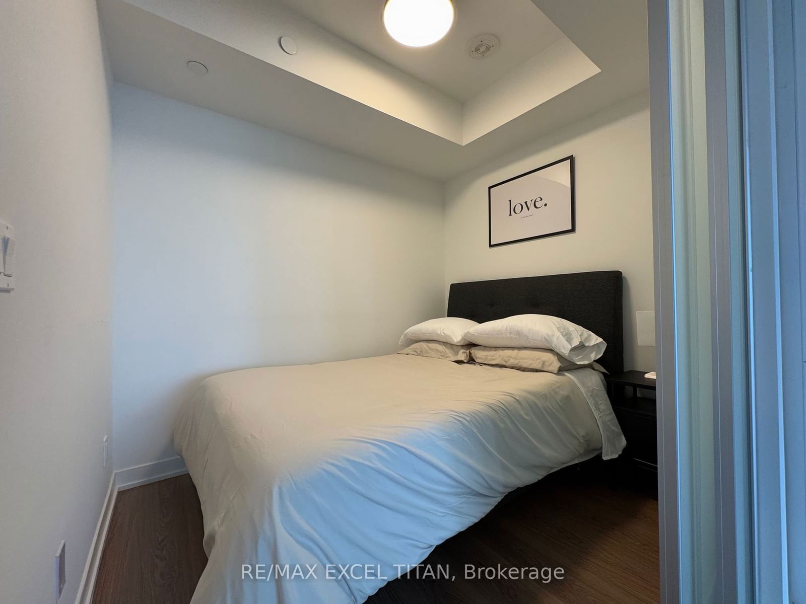 319 Jarvis St, unit 4001 for rent