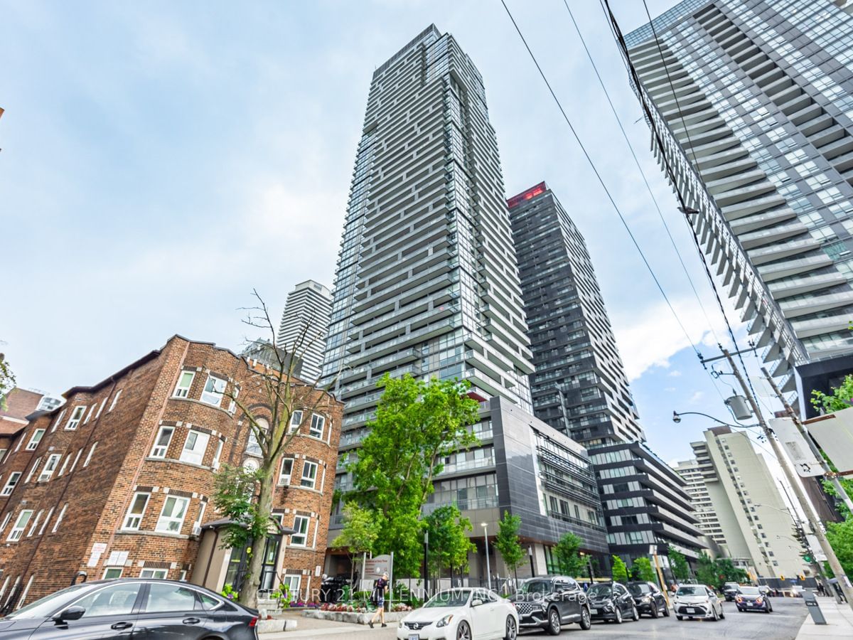 39 Roehampton Ave, unit 1203 for rent