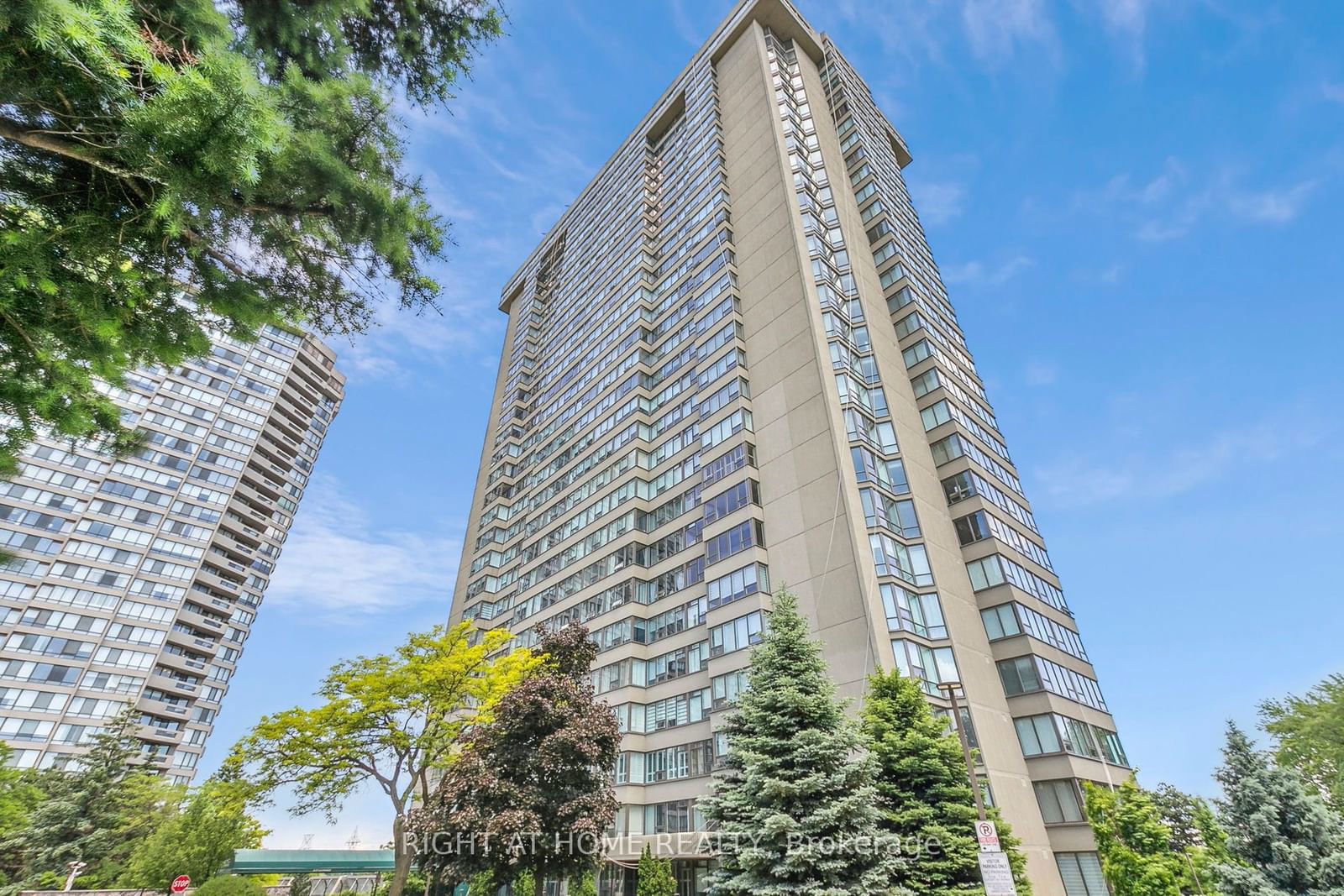 55 Skymark Dr, unit 2704 for sale