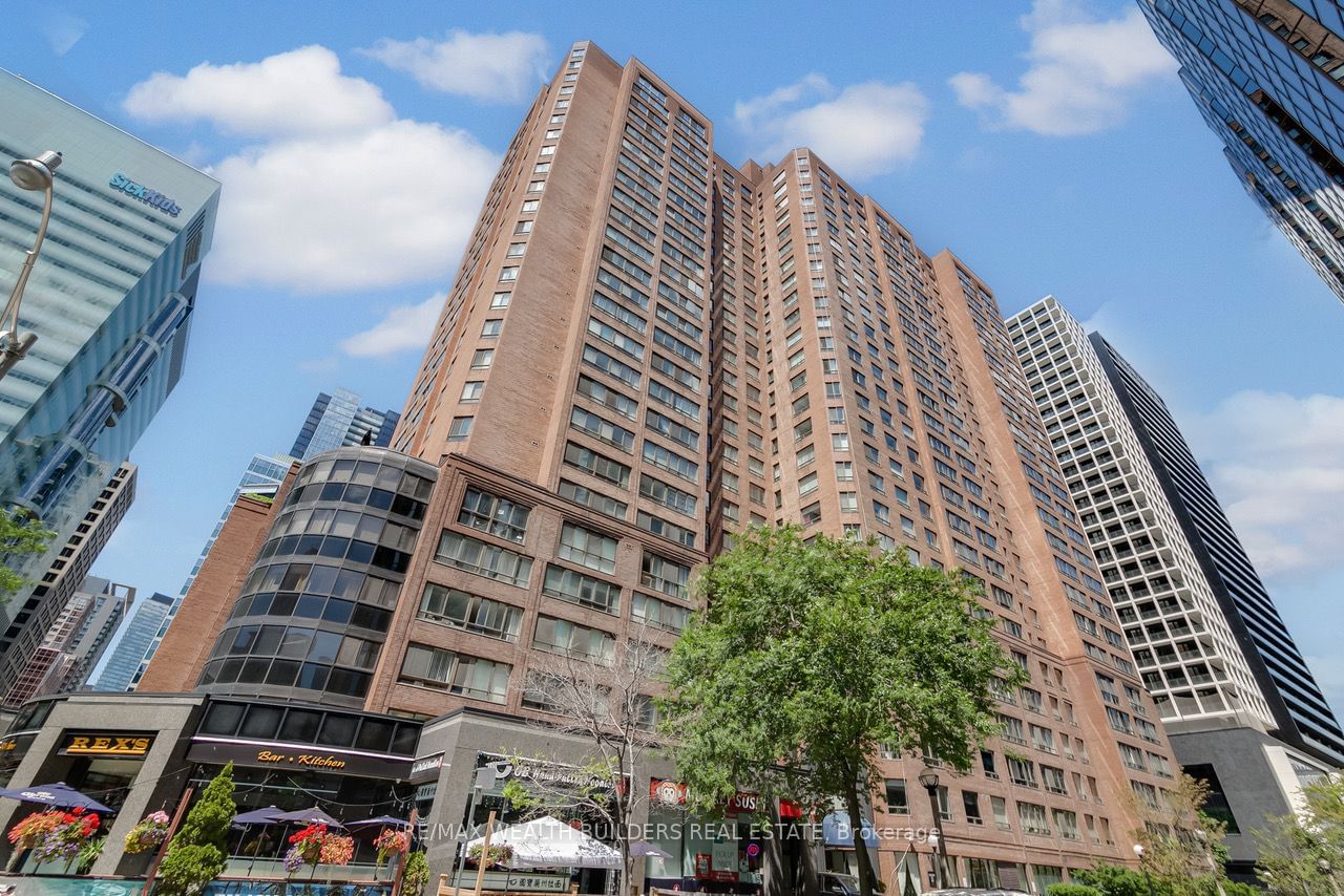 633 Bay St, unit 219 for sale