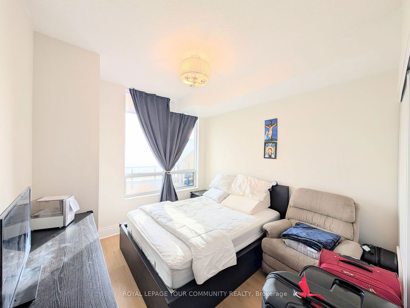 80 Harrison Garden Blvd, unit 2518 for rent