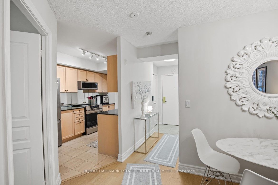 1 Balmoral Ave, unit 202 for rent