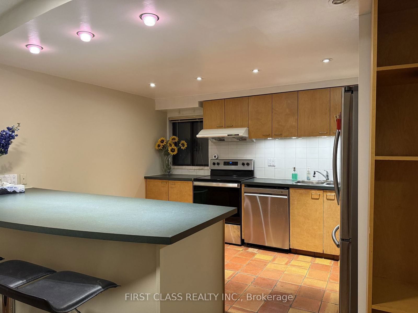 188 Spadina Ave, unit 301-BR4 for rent