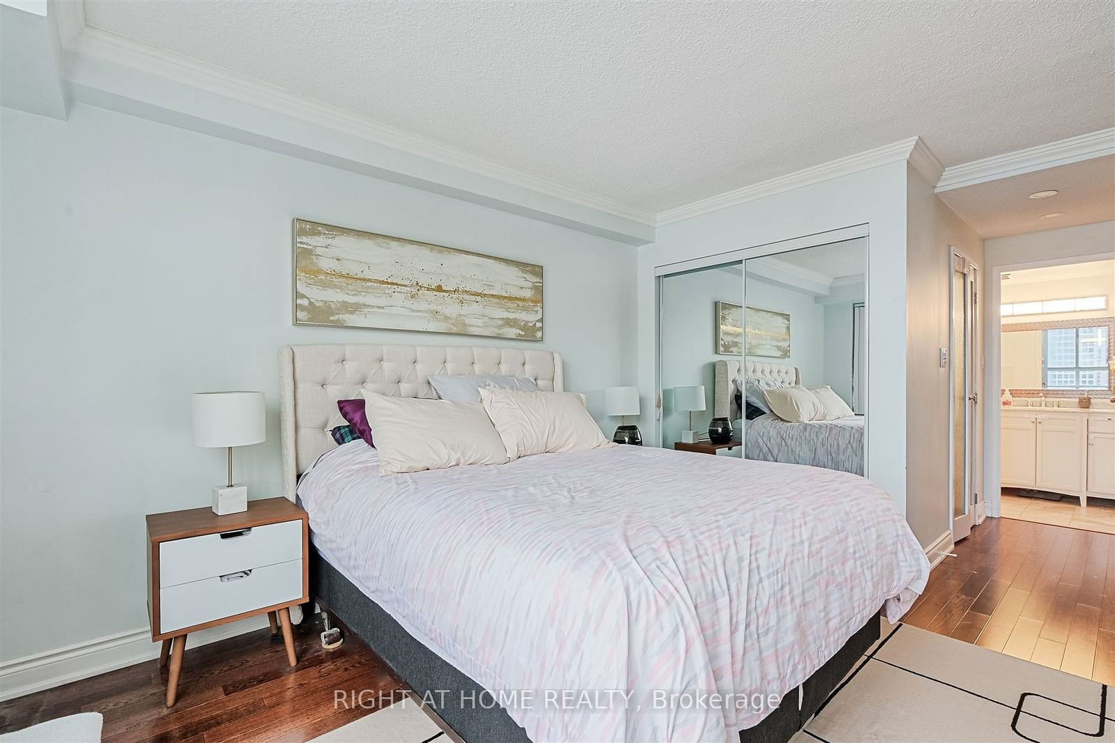 633 Bay St, unit 1615 for sale