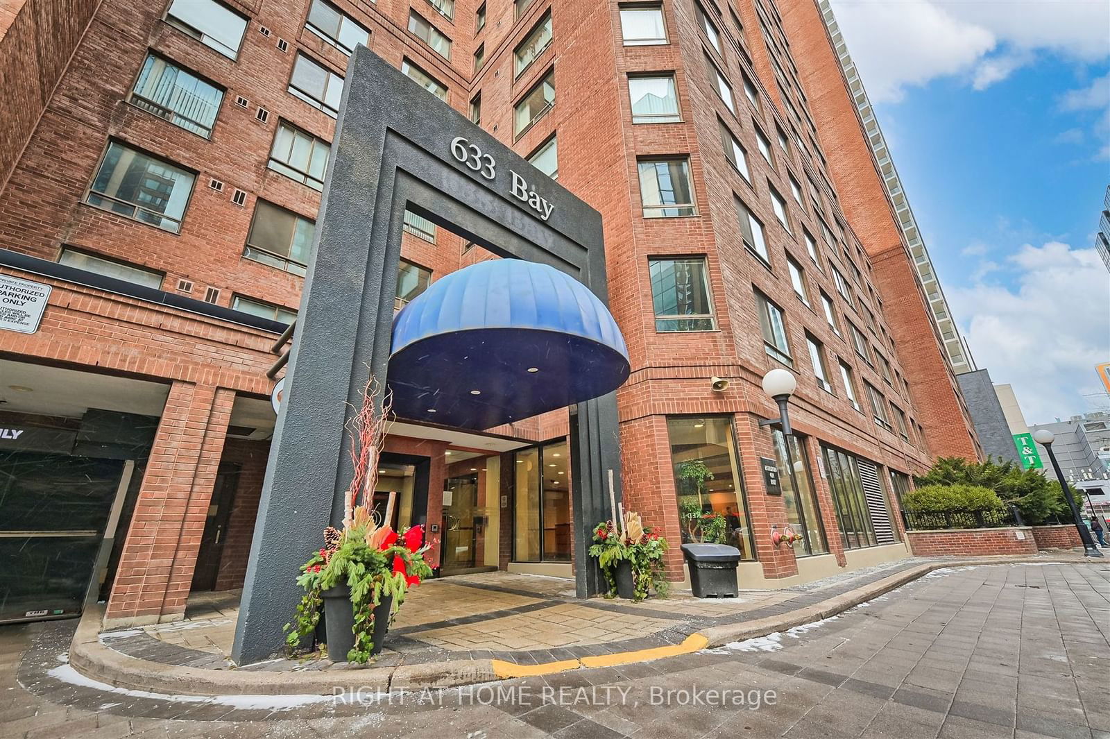 633 Bay St, unit 1615 for sale