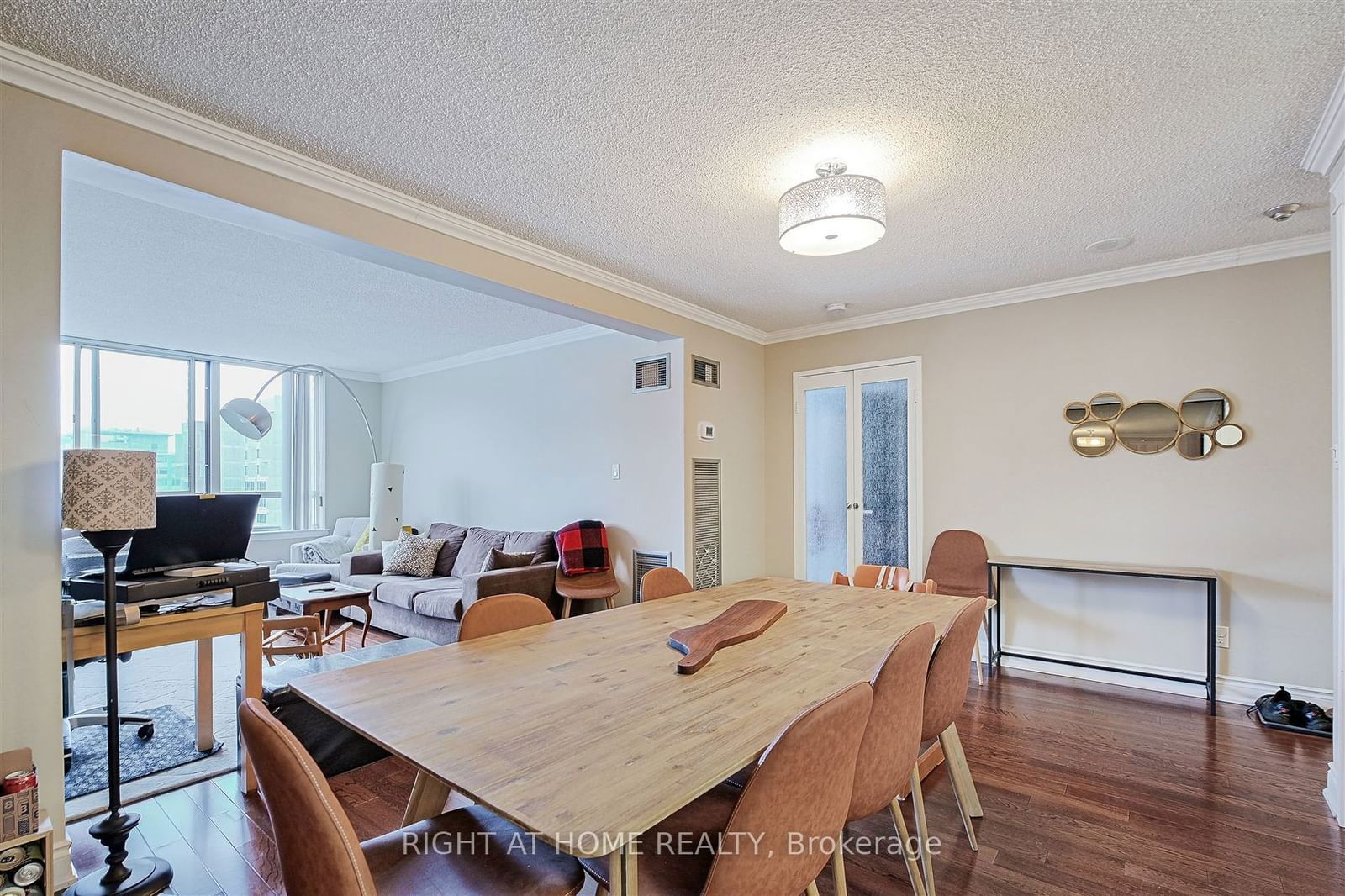 633 Bay St, unit 1615 for sale