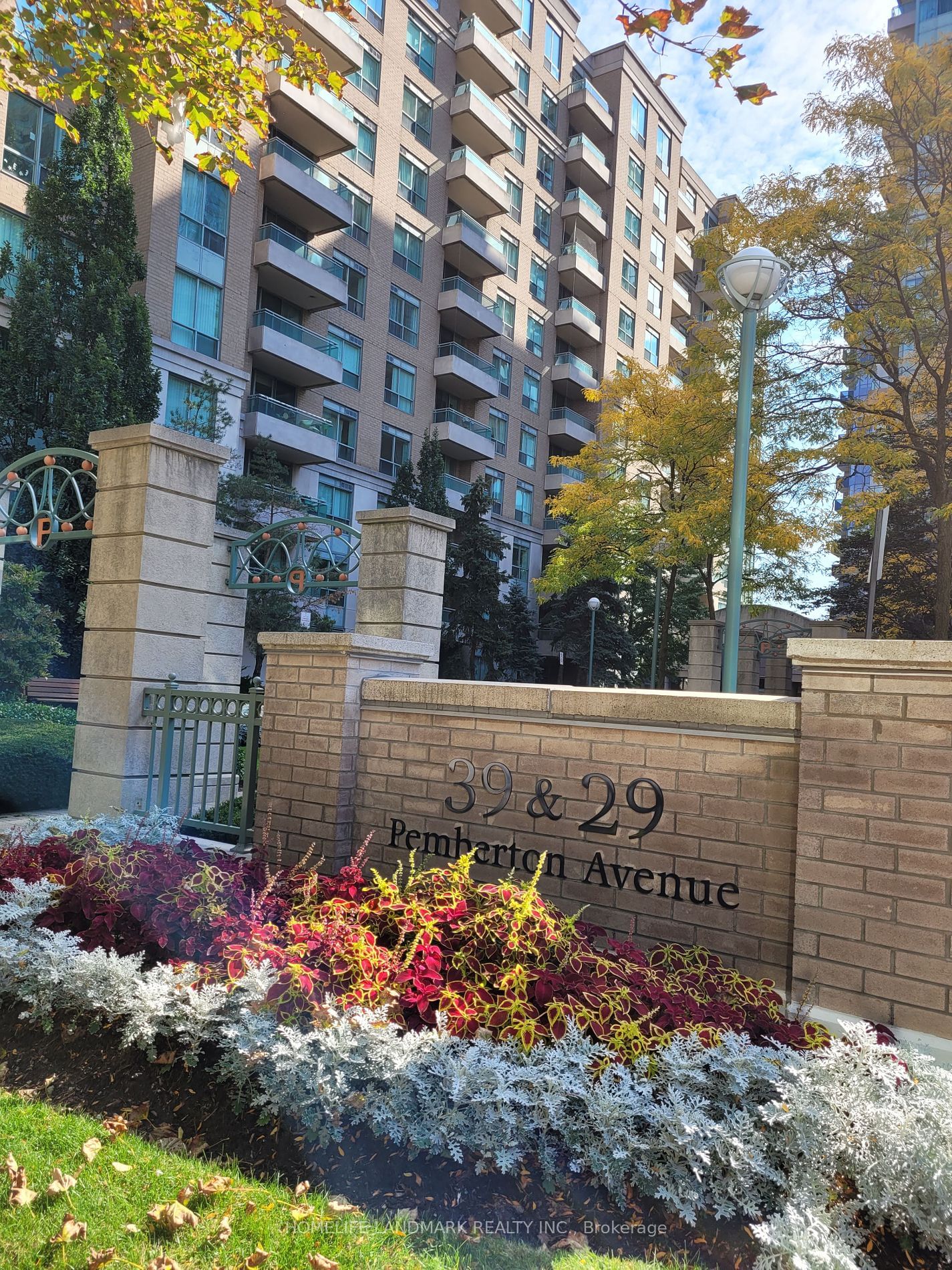 39 Pemberton Ave, unit 702 for rent