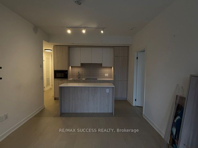 123 Portland St, unit 308 for rent