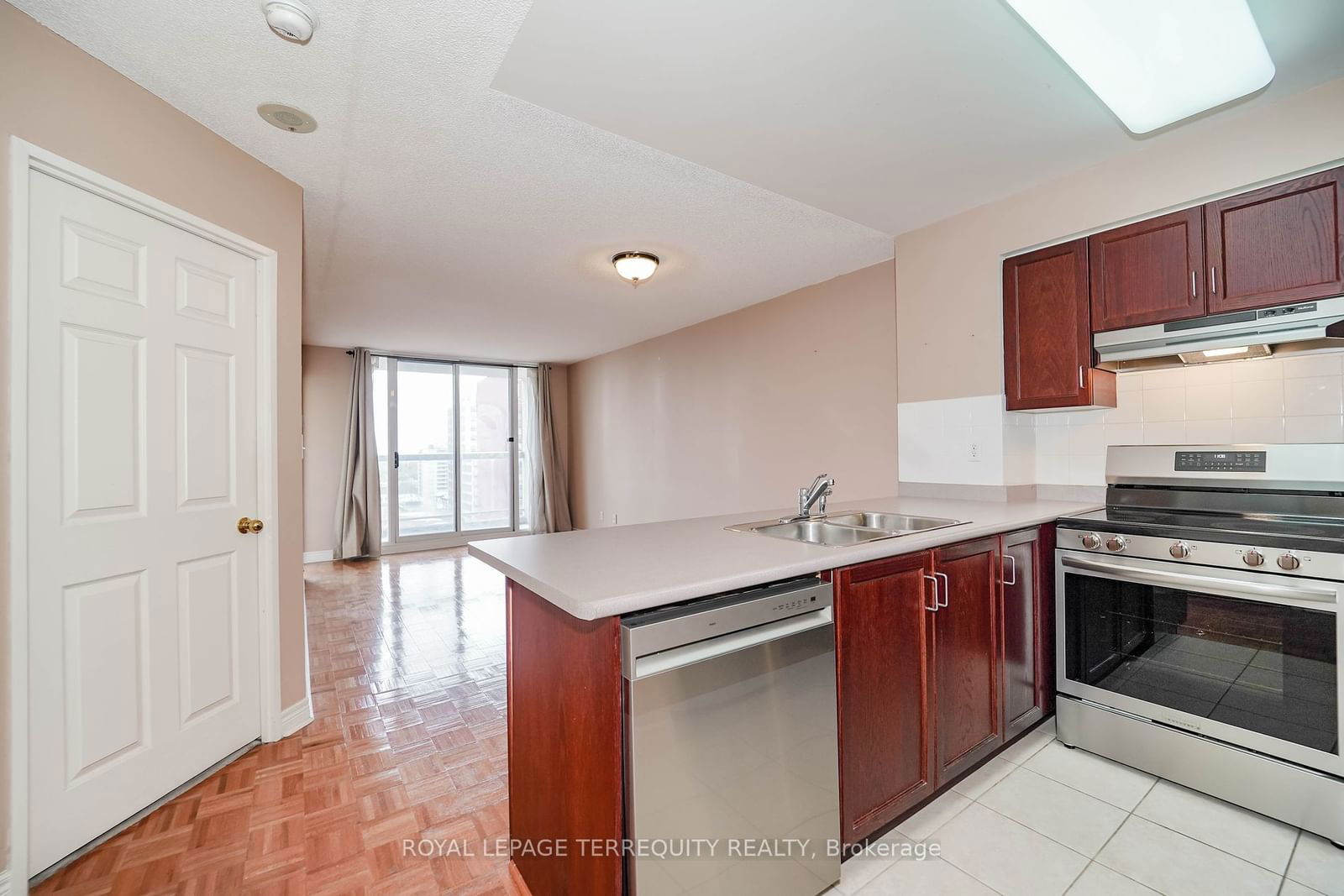 43 Eglinton Ave E, unit 1708 for sale