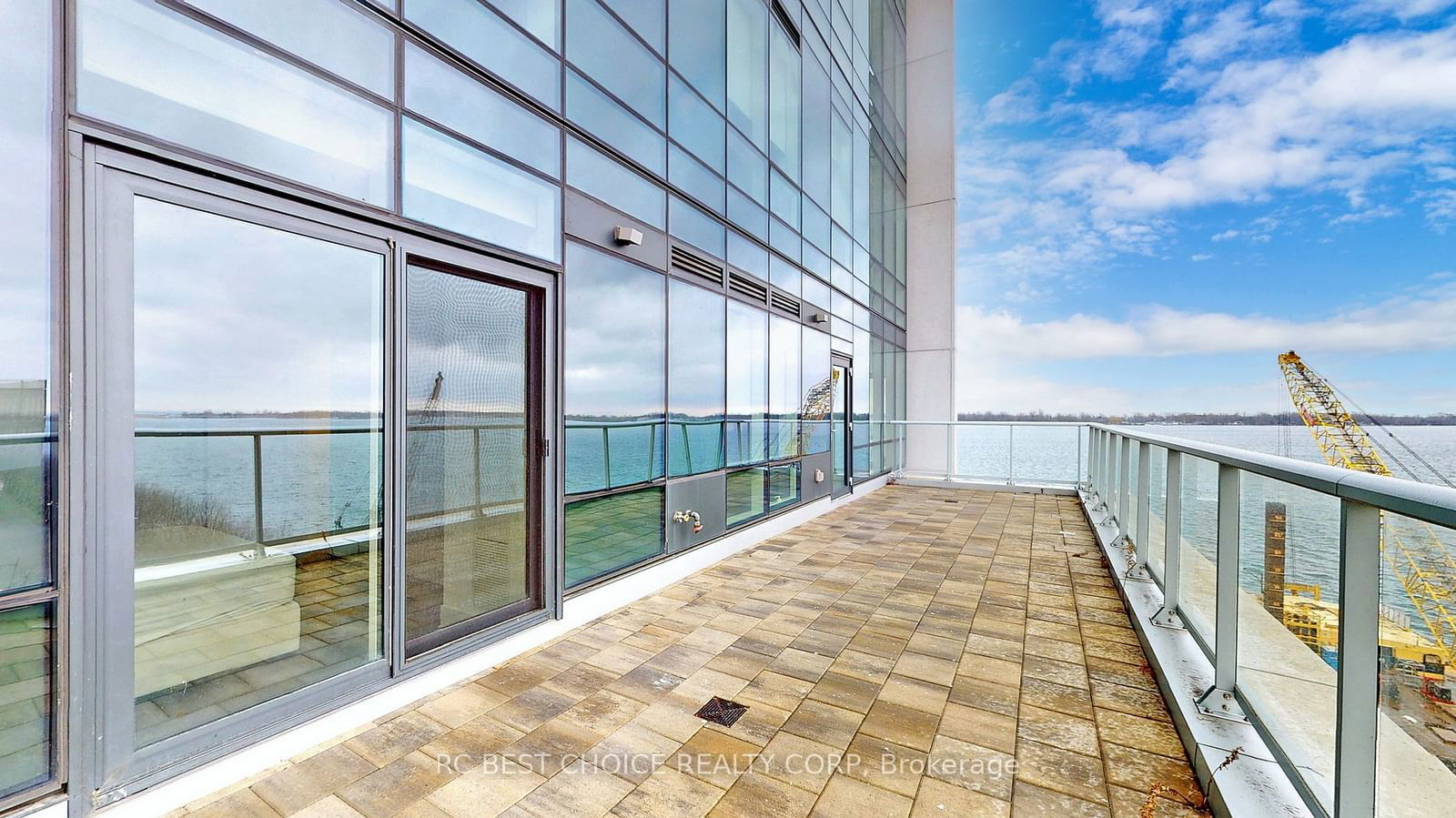 55 Merchants' Wharf St, unit 723 for sale