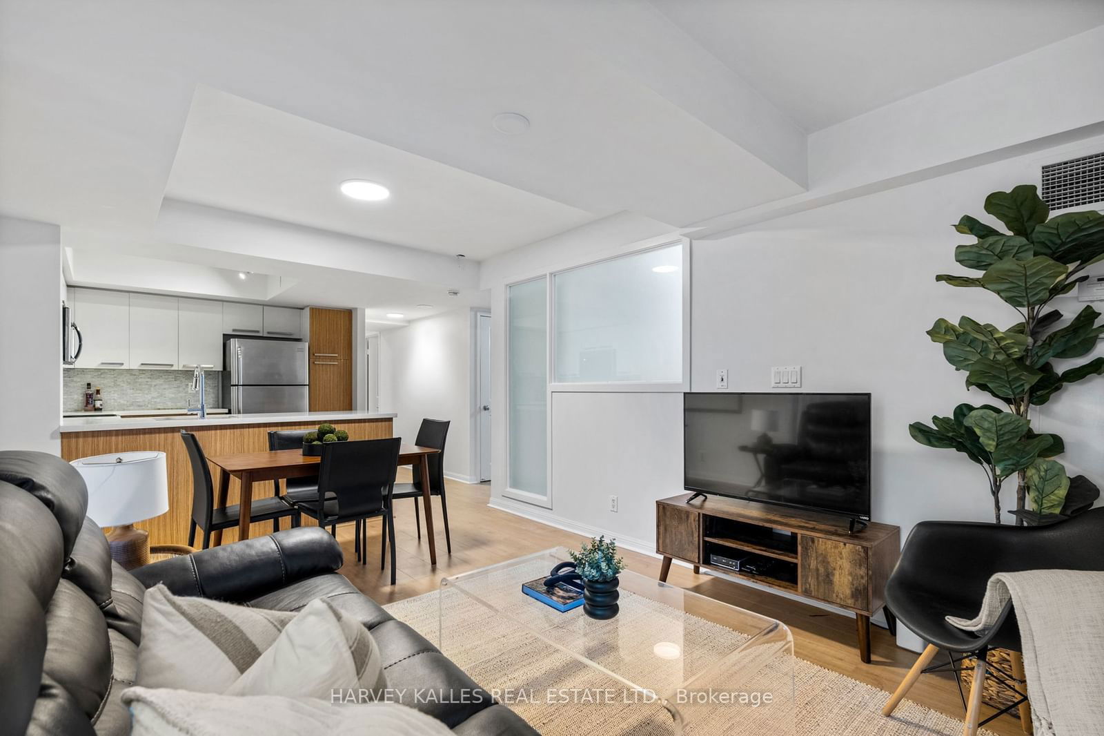 11 St Joseph St, unit 618 for sale