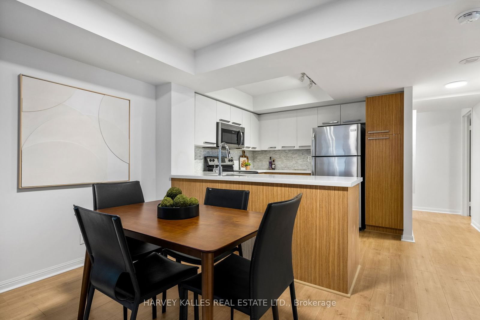 11 St Joseph St, unit 618 for sale