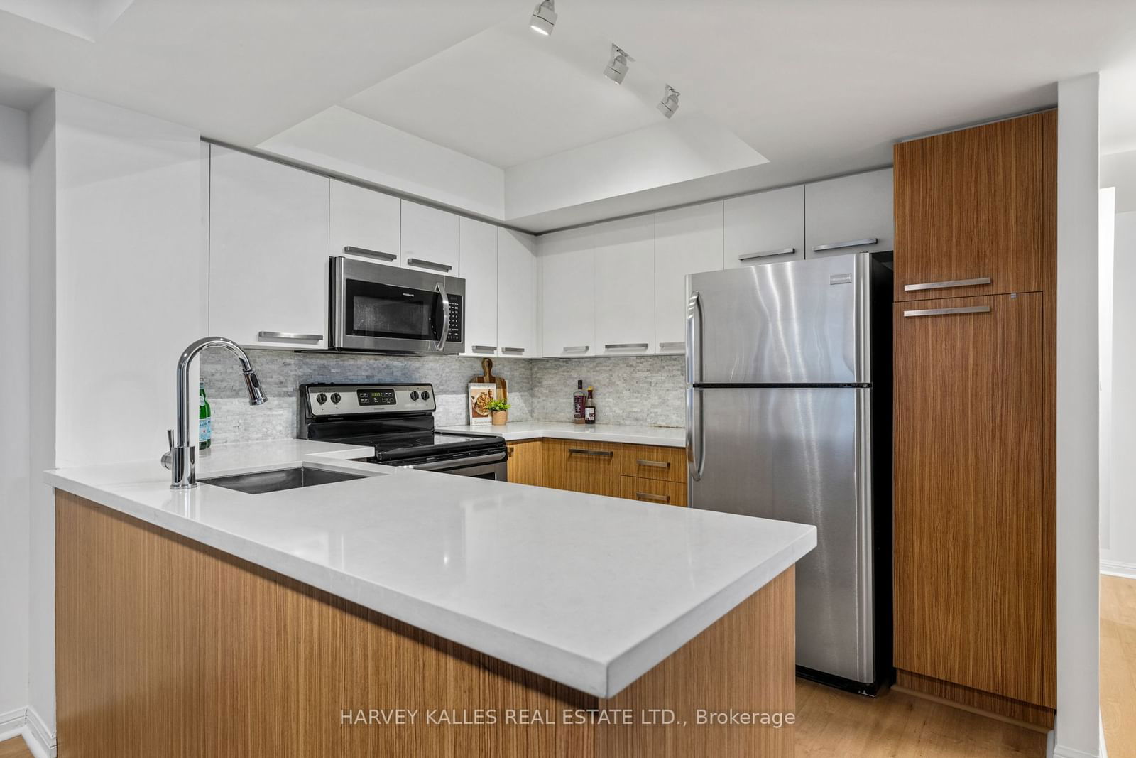 11 St Joseph St, unit 618 for sale