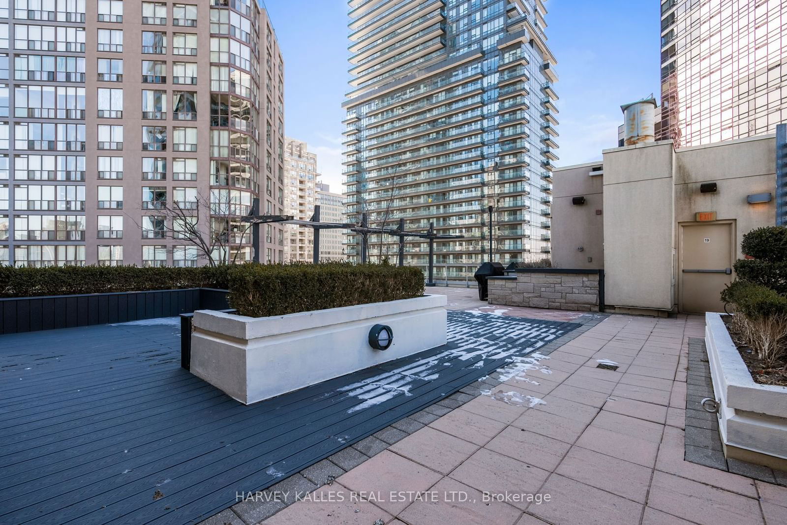 11 St Joseph St, unit 618 for sale