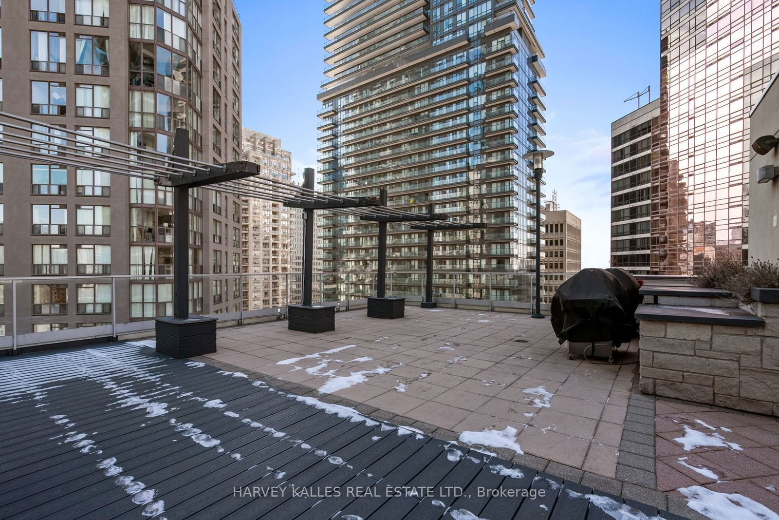 11 St Joseph St, unit 618 for sale