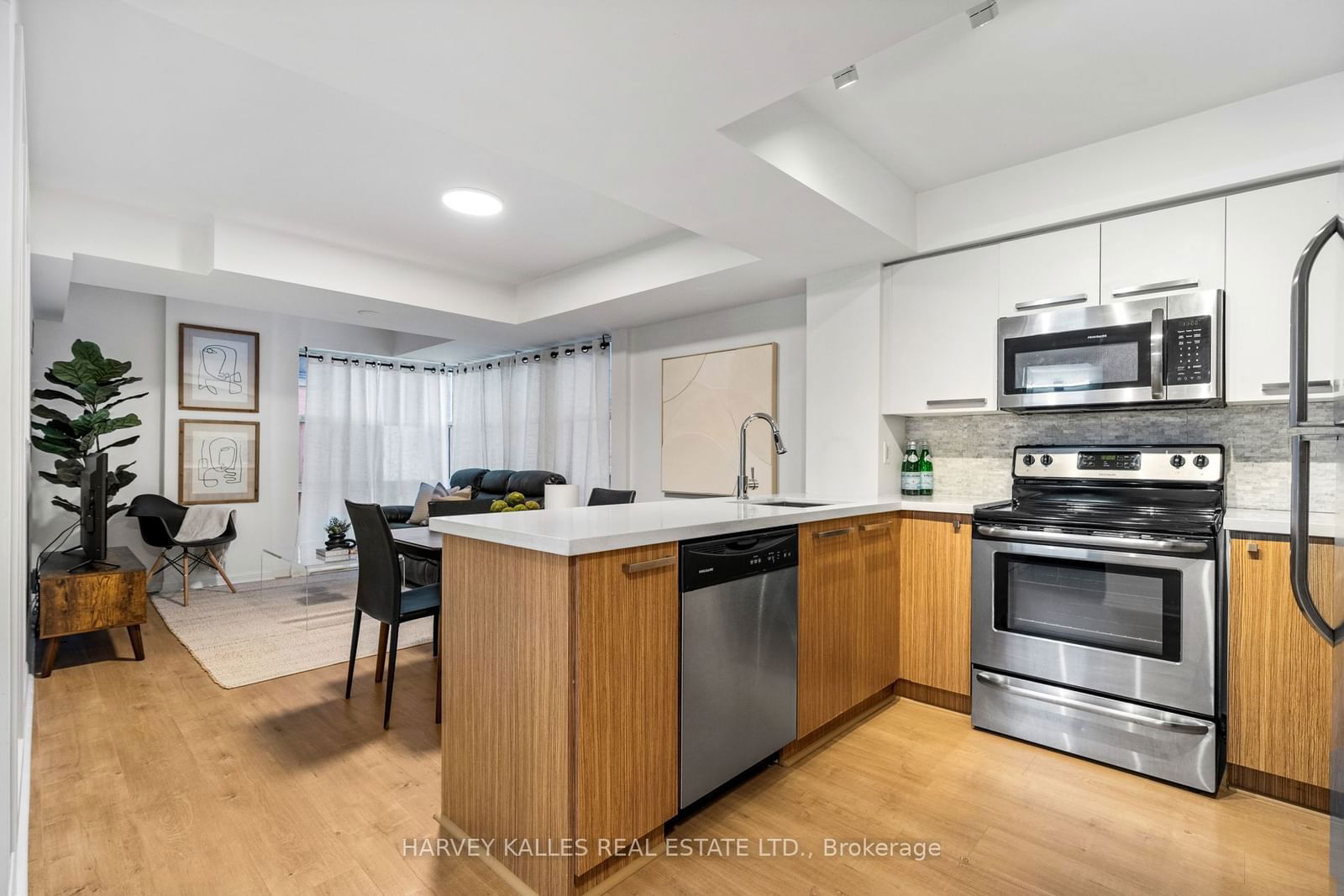 11 St Joseph St, unit 618 for sale