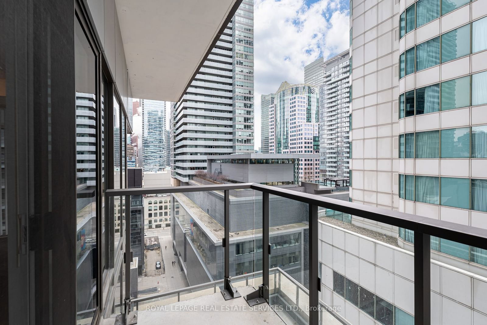 8 Widmer St, unit 1609 for rent