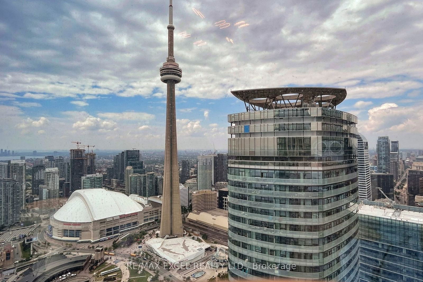 Ten York, Downtown, Toronto