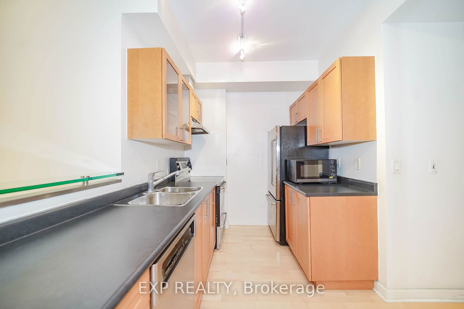 438 Richmond St W, unit 1108 for sale